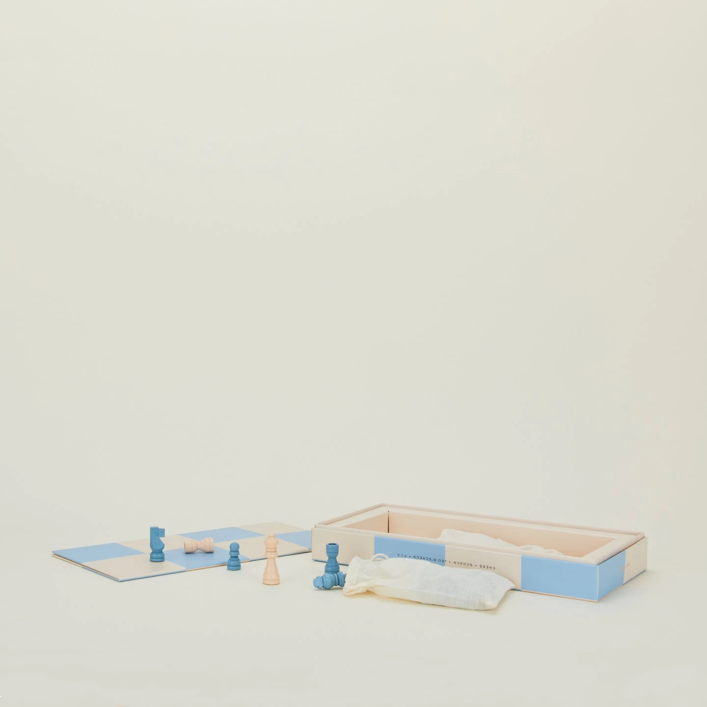 Printworks Play Chess Set - Image 3